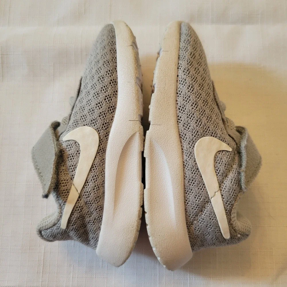 Nike 4C Sneakers Grey White Mesh Hook Loop Strap TANJUN Easy On Luxury Shoes